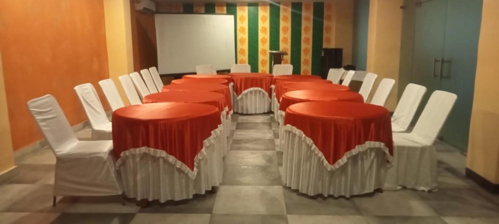 Hotel Grand Surya Kodarma 外观 照片